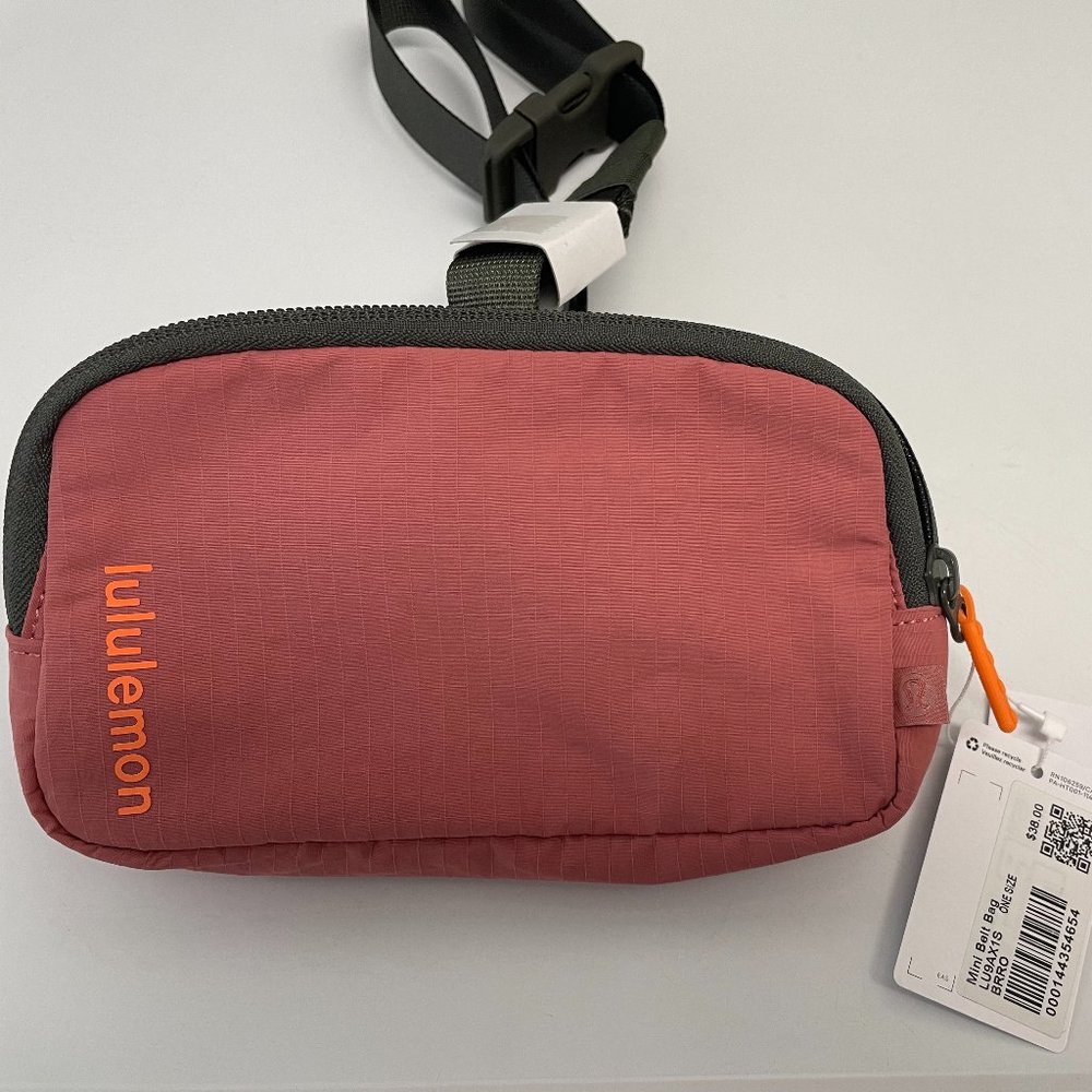 New Lululemon Mini Belt Bag Brier Rose